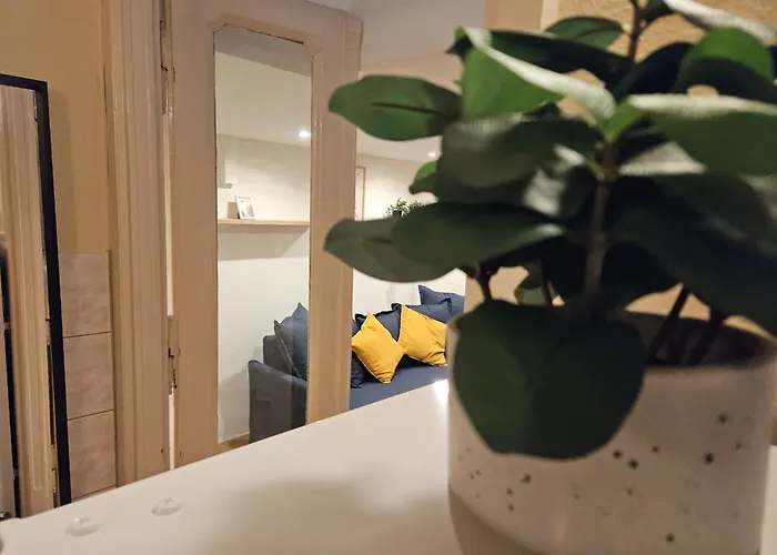 Cozy Downtown Apartment